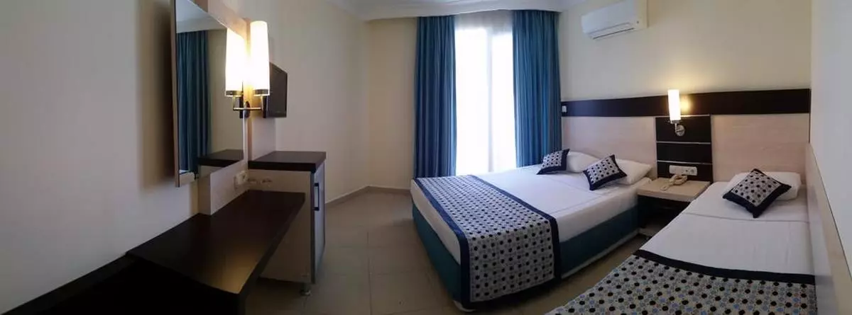 KLEOPATRA BALIK ALANYA HOTEL ROOM (Copy).jpg